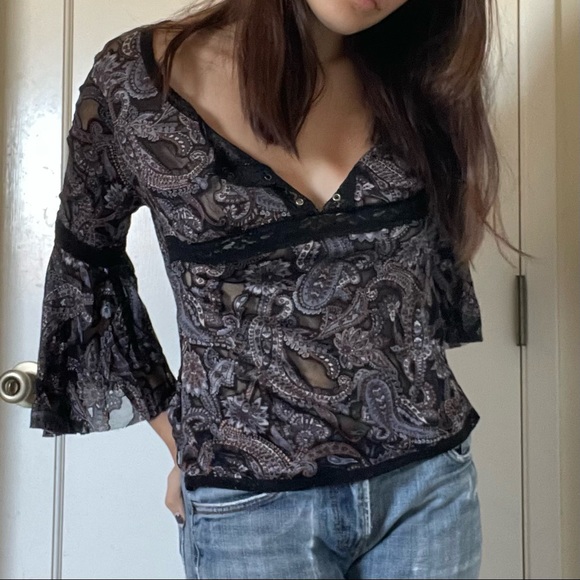 Adorable patterned blouse! - Picture 2 of 3